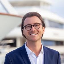 Eric Albinsson's Instagram, Twitter & Facebook