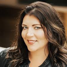 Elena Aitken (@elenaaitken)