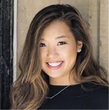 Lisa Ripple's Instagram, Twitter & Facebook