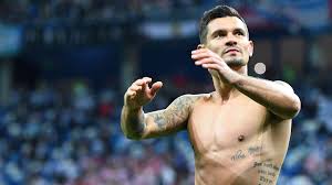 Born 5 july 1989) is a croatian professional footballer who captains russian premier league club zenit saint petersburg and plays for the croatia. Liverpools Dejan Lovren Postet Fotos Im Fc Bayern Trikot Eurosport