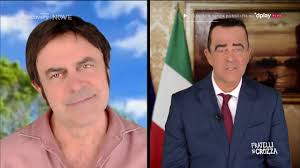 Rivedi la puntata intera di fratelli di crozza in streaming su dplaye guarda i video dei personaggi 2017: Fratelli Di Crozza Di Maio Dibba Intervista Doppia Youtube
