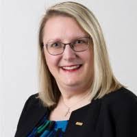 Elizabeth Ragsdale's Instagram, Twitter & Facebook