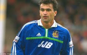 He has taken control of 174 games since being appointed manager in 2009. Everton Boss Roberto Martinez Looking Forward To First Match At Goodison Park Daily Mail Online