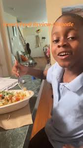 I guess this isn’t our thing🥴#crystaleffect #fypシ゚viral  #smallcontentcreator #singlemom #boymomlife #Liamsworld #liamsfoodreview