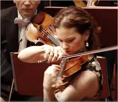 Take the bow with the tip facing up. Help With Correct Bow Hold The Fingerboard Maestronet Forums