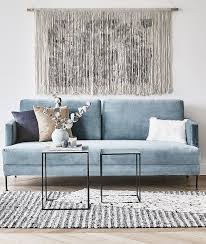 We Love Velvet Das Samt Sofa Fluente In Hellblau Bringt Dezenten Glamour In Eue Bringt Das Dezenten Eue Fluente Sofas Wohnzimmer Samt Sofa Zuhause