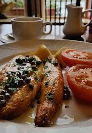 Kippers With Lemon Butter And Capers For Breakfast In Ireland A Traditional Fish Breakfast For This Seafar Clean Eating Meal Plan Kipper Recipes British Food