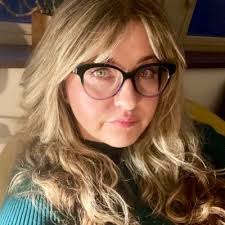 Val L (@SuperOfMyHome)