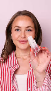 Selena Bishop's Instagram, Twitter & Facebook