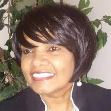 Elva Hunt's Instagram, Twitter & Facebook