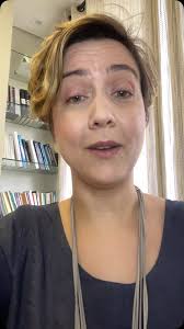 Fiz este vídeo para meus stories… mas mereceu ficar salvo aqui 😉, Conto um  pouco sobre os natais da minha infância. Mas, especialmente, falo sobre a  minha mãe e como ela sempre teve a brincadeira ...