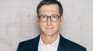 Editorial Personalien