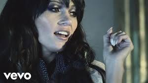 V červnu 2001 začala zpívat se skupinou black milk s terezou černochovou a helenou zeťovou.vydaly album modrej dým, v roce 2002 získaly českého slavíka v kategorii objev roku. Tereza Kerndlova Prisaham Youtube