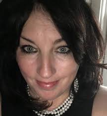 Meet Suzanne Schultz of Canvas Fine Arts in South Boston