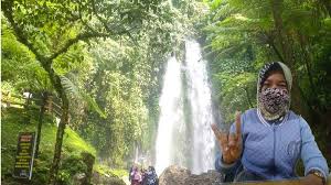 Gardu pandang di atas pulau karang memang menjadi salah satu daya tarik yang dimiliki oleh pantai kukup. Tiket Masuk Jumog Info Wisata Hits