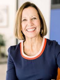 Melanie Coon's Instagram, Twitter & Facebook