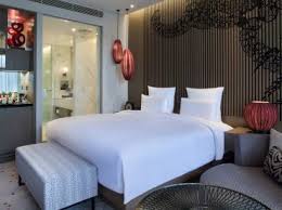 Contoh desain kamar tidur ukuran 3×3 yang paling sering dijadikan referensi adalah ruang yang memiliki desain simple tanpa menggunakan bermacam perabotan yang dapat membuat kamar terlihat sempit. Pullman Ciawi Vimala Hills Resort Spa Convention Kamar Deluxe