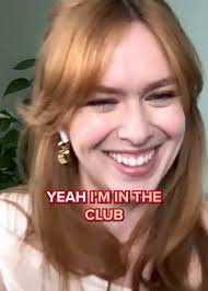 Elizabeth with The Red Hair Content Creator