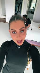 Alyssa Knapp's Instagram, Twitter & Facebook