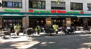 Hier können sie essen, trinken, feiern mit einer riesenauswahl an bier aus aller welt. Kudamm Burger Picture Of Das Haus Der 100 Biere Berlin Tripadvisor