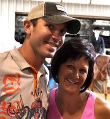 Valerie Kearns's Instagram, Twitter & Facebook