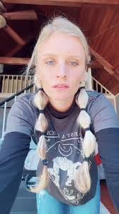 Molly Ledbetter's Instagram, Twitter & Facebook