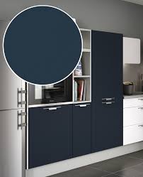 Une Facade Bleu Nocturne Ton Fonce Pour Une Cuisine Avec De La Profondeur Cuisine Facade Meuble Bleu Facade Cuisine Cuisines Bleu Fonce Meuble Cuisine