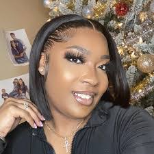 Mona Brown's Instagram, Twitter & Facebook