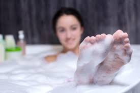 Ein wohltuendes bad für körper und geist. 11 Diy Beauty Tipps Fur Zuhause Mit Vergnugen Hamburg