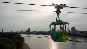 Das nächtliche panorama kölns aus den gondeln hoch über dem rhein zu erleben, ist für viele menschen ein höhepunkt der freizeitgestaltung in köln. In Memoriam Kabinenbahn Bourg Saint Bernard Col De Menouve By Seilbahn Tv