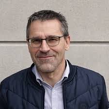 Team knüpft Fachkräfte effizient zusammen.