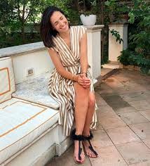 Caterina balivo, nonostante la sua assenza dal piccolo schermo, è uno dei volti più amati della televisione italiana. Caterina Balivo Mostra I Piedi In Una Foto Su Instagram E Gli Haters Si Scatenano