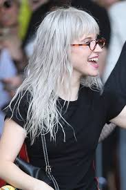 Williams admitted to seventeen that though she first experimented with this iconic color at 13 years old, she also spent time with her hair dyed black. Hayley Williams Hairstyles Hair Colors Steal Her Style Page 2