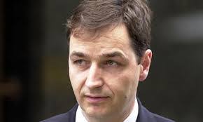 Alan Farthing's Instagram, Twitter & Facebook