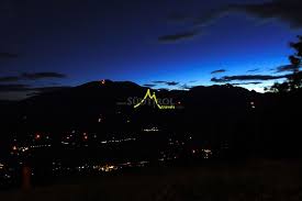 Das fest wird traditionell nach dem hochamt mit einer. Herz Jesu Feuer Sudtirol Bergfeuer In Sudtirol Suedtirol Travels Com