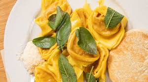 Come faccio a calcolare quante melanzane comprare per il contorno di 10 ospiti? Pasta Fresca Tipica Emiliana Quante Ne Sai