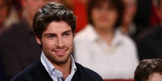 Le fils de robin williams a beaucoup changé. Eurovision La France Representee Par Le Fils De Michel Leeb Le Point