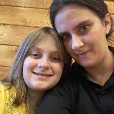 Karen Goines's Instagram, Twitter & Facebook