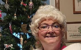 Linda Claus's Instagram, Twitter & Facebook