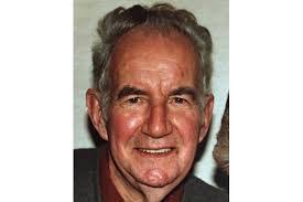 Robert Knaak's Instagram, Twitter & Facebook