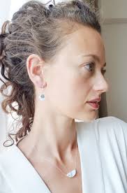 Collier demi-lune en marbre