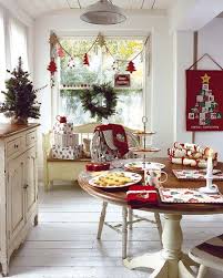 For those of you who are celebrating, usually, are busy doing decorations in some parts of the house. 37 Stunning Christmas Dining Room Decor Ideas Digsdigs