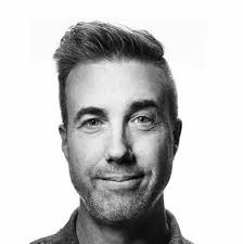 Delighted to announce I've joined Walgreens as Senior Director of External  Relations helping lead media relations, crisis management and reputation  management for an iconic brand.