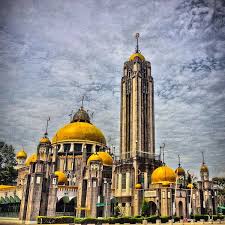 The late sultan salahuddin was buried in the. Photos At Masjid Diraja Sultan Suleiman Mosque