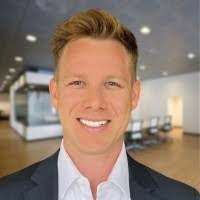 Leonard Holcomb's Instagram, Twitter & Facebook