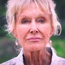 Erin Burt's Instagram, Twitter & Facebook