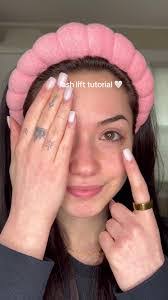 Angela Aliaga's Instagram, Twitter & Facebook