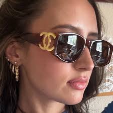 Chanel Brown Tortoise Shell Gold CC Logo Frames Women's Vintage Sunglasses  DESCR