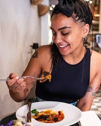 Olivia Piazza's Instagram, Twitter & Facebook