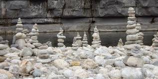 Résultat de recherche d'images pour "accumulation cailloux"